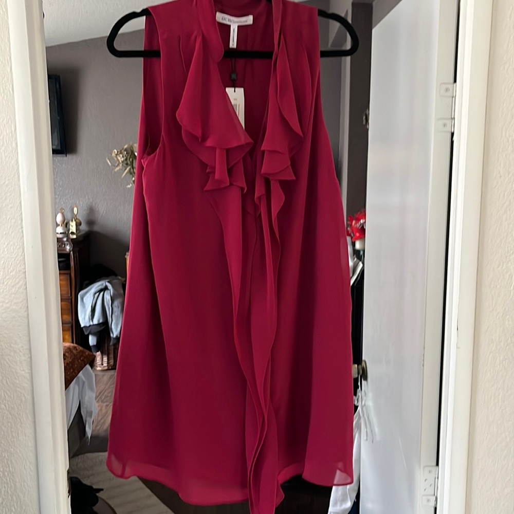 BCBG pretty delicate dress size medium new with tags